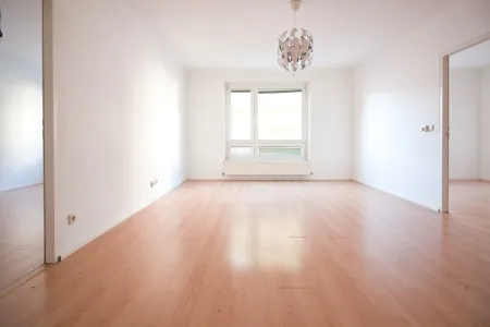4-Zimmer-Wohnung mit separater Küche | TOP Anbindung | guter WG-Grundriss | zentral begehbar