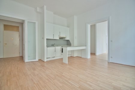 helle Eckwohnung | 2-Zimmer | U-Bahn & Schönbrunn-Gehnähe