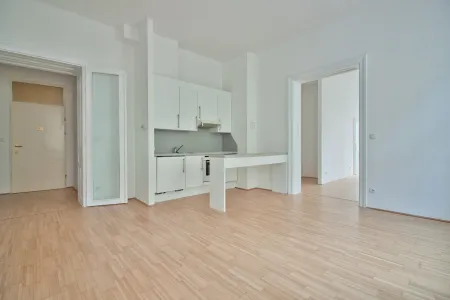 helle Eckwohnung | 2-Zimmer | U-Bahn & Schönbrunn-Gehnähe