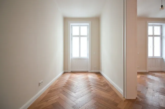 ERSTBEZUG im sanierten Altbaujuwel | 4 Zimmer + separate Küche | Nähe U6 Josefstädter Straße & Alser Straße - Bild