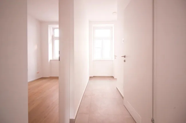 Gepflegte, helle 2-Zimmer-Wohnung | Innenhoflage | zentral begehbar | 400 m zur U3 - Bild