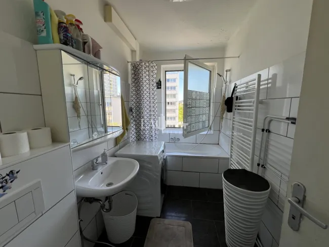 2,5-Zi-Wohnung in zentraler Lage - Bild