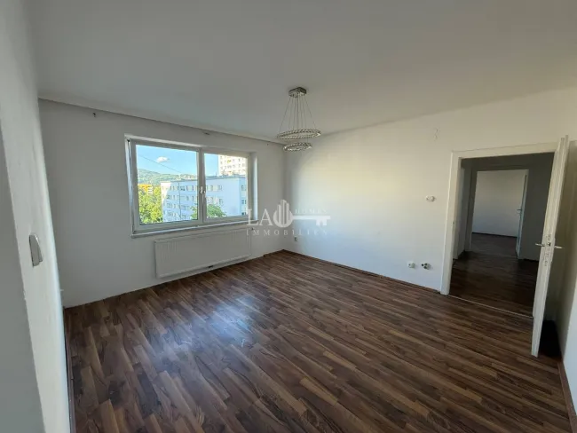 2,5-Zi-Wohnung in zentraler Lage - Titelbild