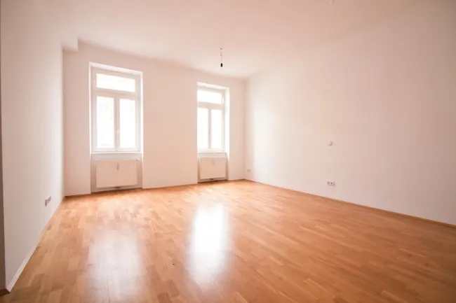 Ruhige 2-Zimmer-Altbau-Wohnung | Top Lage direkt neben U-Bahn - Titelbild
