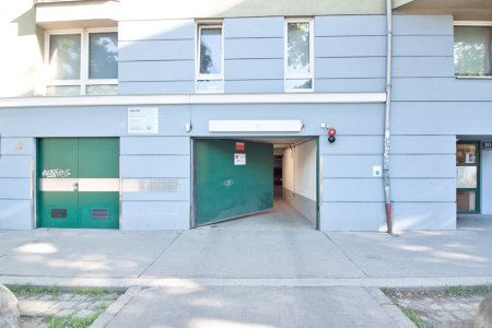Garagenstellplatz beim Bahnhof Penzing / ideal für Pendler