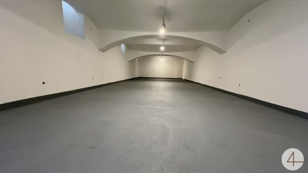 71m2 Lagerraum - U6 in der Nähe - 2 Eingänge - gute Lage - renoviert