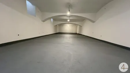 71m2 Lagerraum - U6 in der Nähe - 2 Eingänge - gute Lage - renoviert