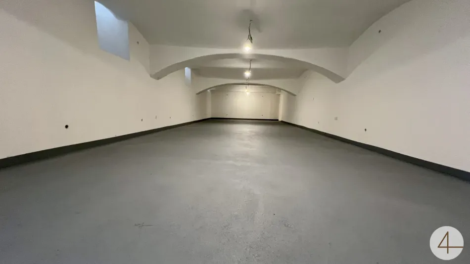 71m2 Lagerraum - U6 in der Nähe - 2 Eingänge - gute Lage - renoviert - Bild