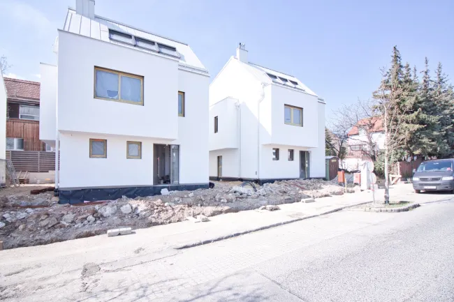 ERSTBEZUG | modernes Einfamilienhaus mit viel Platz | Garten, Terrasse, Dachterrasse, Stellplatz - Bild