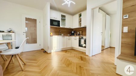 Wien Mitte in 11Min - neuwertig - vollmöbliert - Sunset Balkon - Luftwärmepumpe - Tiefgaragenplätze