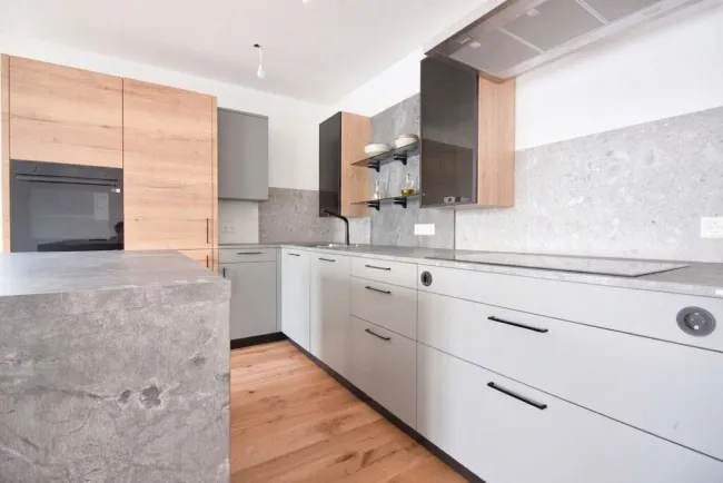 ERSTBEZUG | modernes Einfamilienhaus mit viel Platz | Garten, Terrasse, Dachterrasse, Stellplatz - Bild