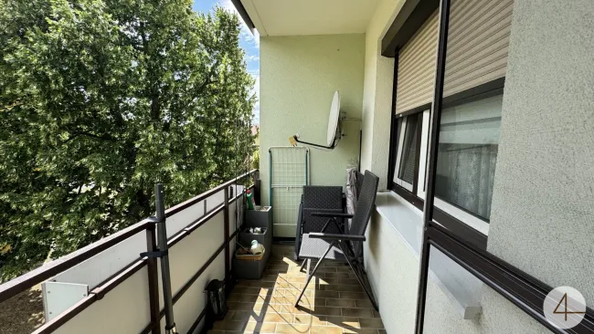 Wohnung mit Loggia im 1. Stock - Titelbild