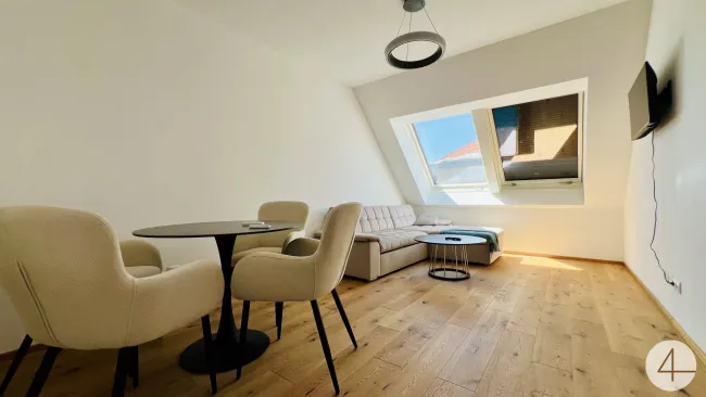 Erstbezug - 500m zur U3 - 2-Zimmer-Dachgeschosswohnung - Seitenstraße Ruhelage - Klimaanlage - Titelbild