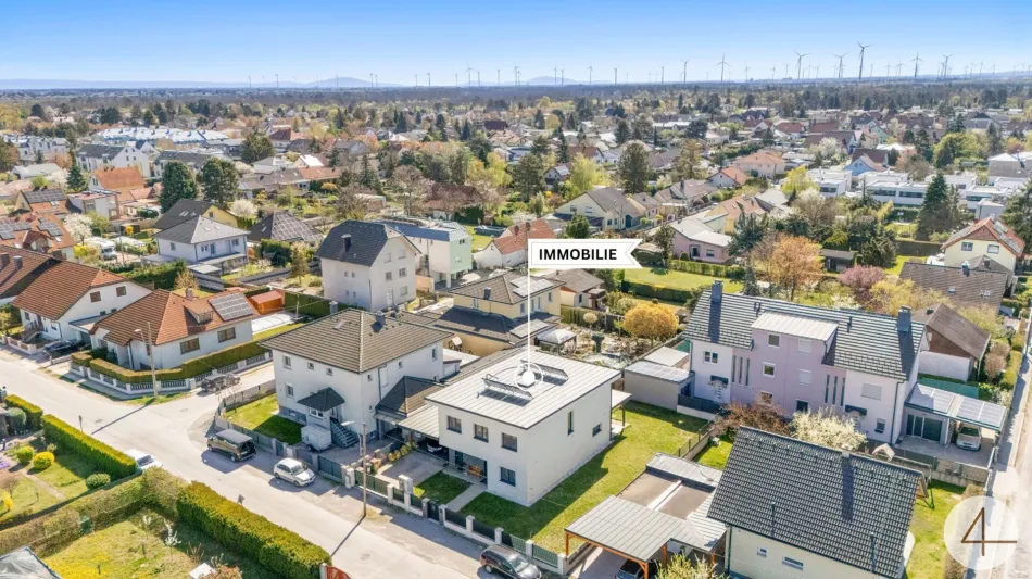 RESERVIERT ! Großzügiges Einfamilienhaus in Strasshof, 7 Zimmer, Fußbodenheizung, Garage & Carport ! - Titelbild