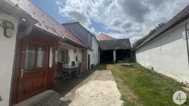 Kleines Haus mit Stadel plus Erweiterungsmöglichkeit - Bild