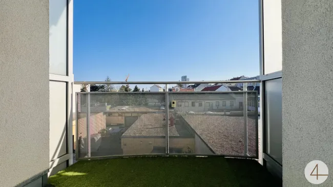 550m zur U3 - 15 Min zum Stephansplatz - Seitenstraße Ruhelage - sonnige Loggia mit Weitblick - Bild