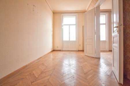 4-Zimmer Wohnung mit herrlichem Altbau-Flair | großzügig | sehr guter Grundriss | sanierungsbedürftig