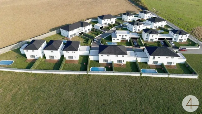 St Florian/Inn Stadtvilla 192 m2 Wohnfläche + Garage - Titelbild