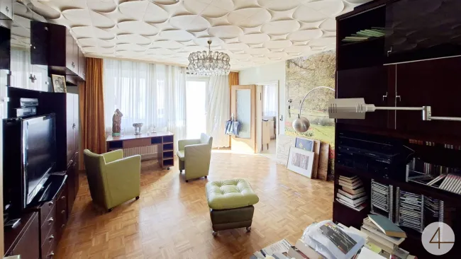 Charmante Wohnung in Bestlage mit Loggia - Titelbild