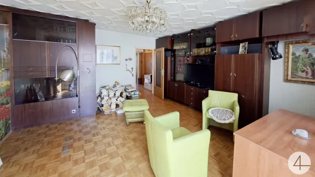 Charmante Wohnung in Bestlage mit Loggia - Bild