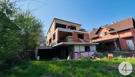 Stadtvilla mit parkartigen Garten - 1953m² Grundstücksfläche - direkt am Bisamberg - privat Zugang zum Wald - Grünblick - Ruhelage