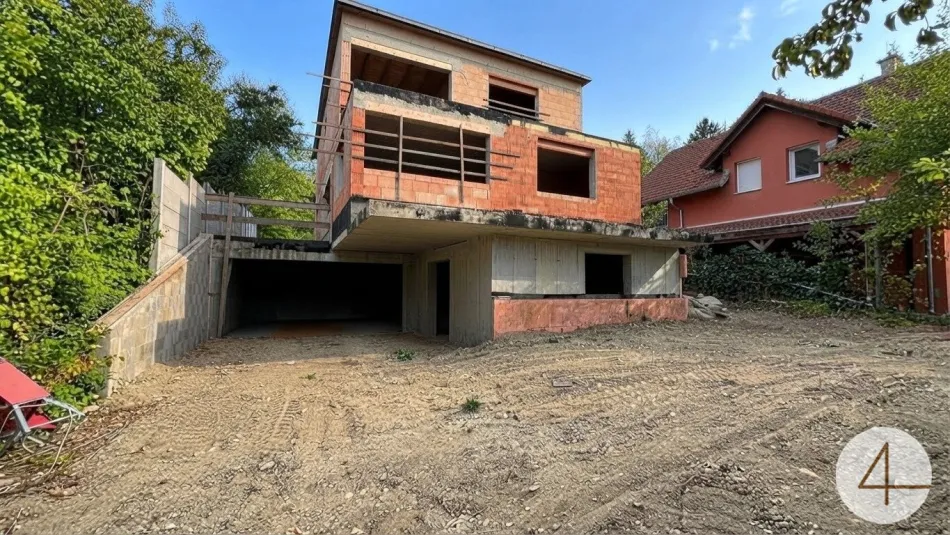 Stadtvilla mit parkartigen Garten - 1953m² Grundstücksfläche - direkt am Bisamberg - privat Zugang zum Wald - Grünblick - Ruhelage - Titelbild