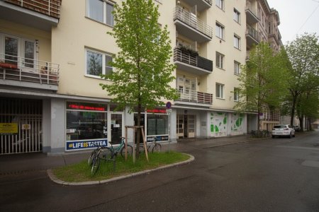 Geschäftslokale und Halle | vermietet | TOP Lage