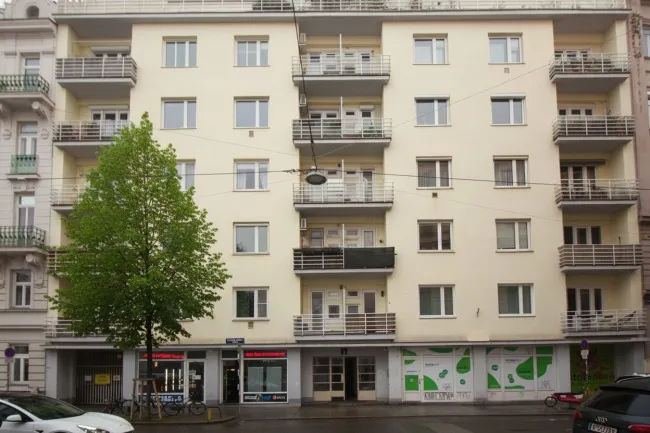 Geschäftslokale und Halle | vermietet | TOP Lage - Titelbild