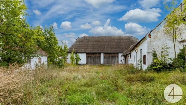 Geschlossener Bauernhof mit großem Stadel! - Bild