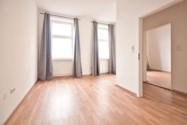 Helle 3-Zimmer Wohnung in gutem Zustand | gute Infrastruktur | direkt bei der S-Bahn und 700 m zur U3 - Bild