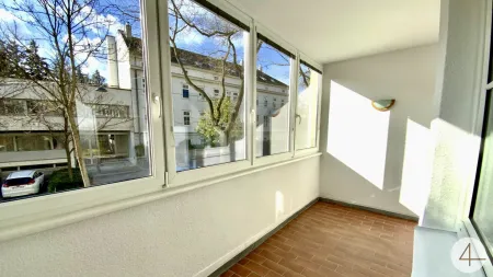 U4 fußläufig erreichbar - Familienjuwel in grüner Ruhelage mit Loggia - Lainzer Tiergarten ums Eck