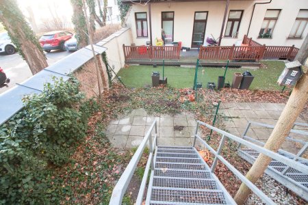 Hofseitige Garten-Altbau-Wohnung | zentral begehbar | Top Lage direkt neben U-Bahn