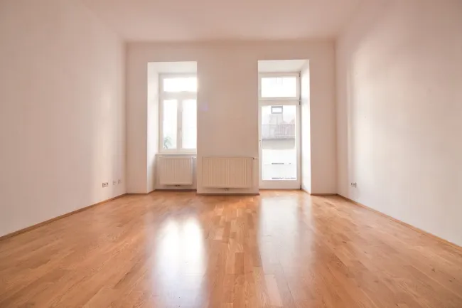 Hofseitige Garten-Altbau-Wohnung | zentral begehbar | Top Lage direkt neben U-Bahn - Titelbild