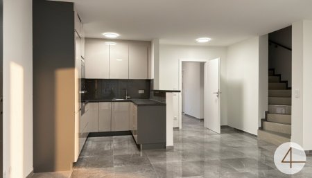 Modernes Reihenhaus | Erstbezug | 7 Zimmer | 4 Außenflächen