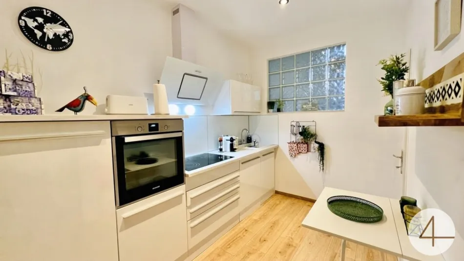 sanierte Altbauwohnung - neuwertig - zentrumsnah - helle 3-Zimmer - Top-Infrastruktur - Bild