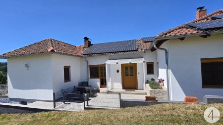 Alleinlage mit Panoramablick - nahezu autarkes Wohnen in der Natur