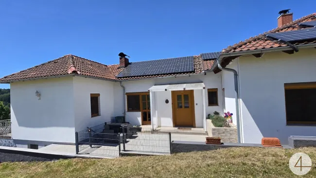 Alleinlage mit Panoramablick - nahezu autarkes Wohnen in der Natur - Bild