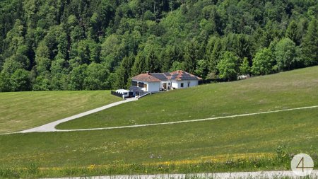 Alleinlage mit Panoramablick - nahezu autarkes Wohnen in der Natur