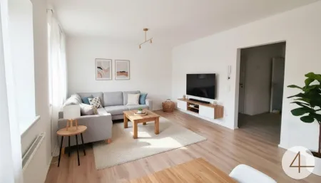 Teilrenovierte Wohnung mit überdachten PKW Stellplatz