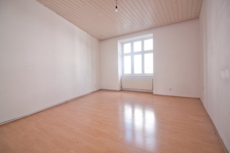Wohnen im 1. Stadlauer Kino Theater | Genochplatz | 300 m zur S-Bahn-Station Erzherzog-Karl-Straße