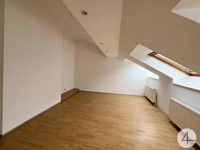 Ihre Chance! Anlageobjekt 5 Minuten zur U1 - DG ausgebaut - Wiener Gründerzeit-Zinshaus - 28 Einheiten - ca. 75 % bestandsfrei! - Bild