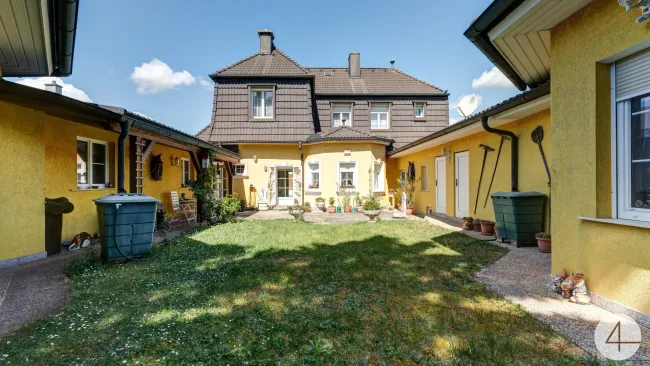 Stilvolles Mehrfamilienhaus mit Charakter, Geschichte & vielseitigem Potenzial - Bild