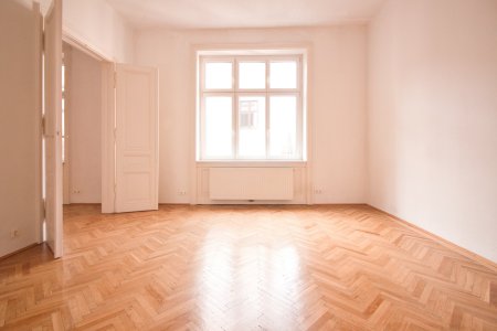 2-Zimmer Wohnung mit herrlichem Altbau-Flair | TOP Lage | Balkonanbau möglich