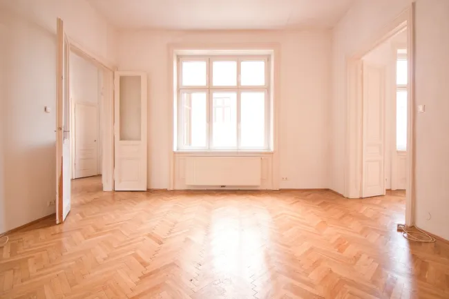 2-Zimmer Wohnung mit herrlichem Altbau-Flair | TOP Lage | Balkonanbau möglich - Titelbild