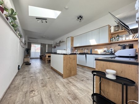 VERMIETETE DREI WOHNUNG IN ZENTRALER LAGE!