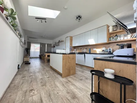 VERMIETETE DREI WOHNUNG IN ZENTRALER LAGE!