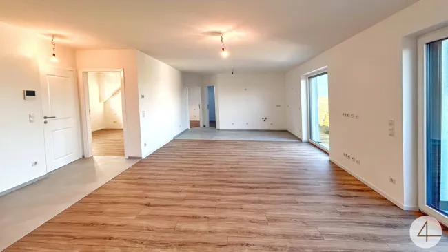Moderne Anlagewohnung mit Balkon und Stellplatz ! - Bild