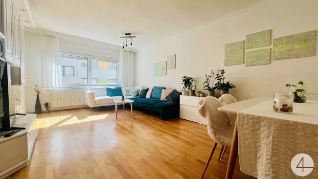 U4 in 4 Gehminuten - sonnigen Balkon - Seitenstraße Ruhelage - Außenliegender Sonnenschutz - beste Infrastruktur - Bild