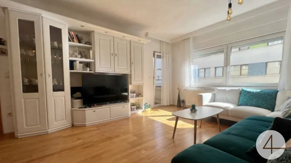 U4 in 4 Gehminuten - sonnigen Balkon - Seitenstraße Ruhelage - Außenliegender Sonnenschutz - beste Infrastruktur - Titelbild