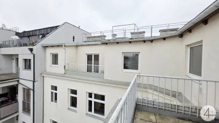 500m zur U1 - Wiener Gründerzeit-Zinshaus - 28 Einheiten - ca. 75 % bestandsfrei - DG ausgebaut